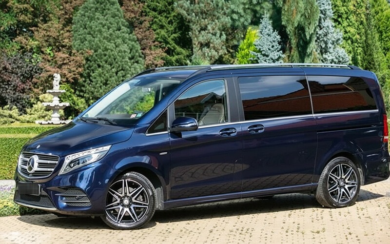 Dark blue Mercedes-Benz V-Class, front three-quarter view